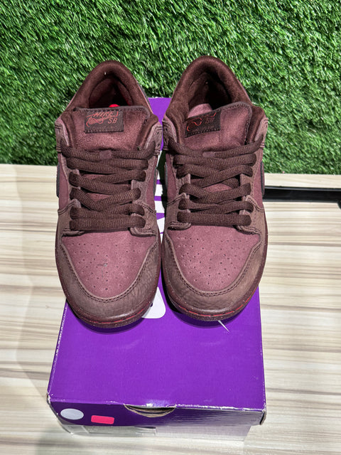 Nike SB Dunk Low City of Love Burgundy Crush Sz 6.5M/8W