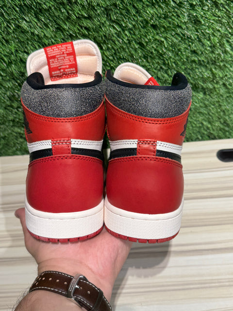 Jordan 1 Retro High OG Chicago Lost and Found Sz 9
