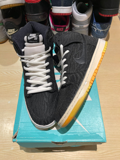 Nike SB Dunk High Skunk