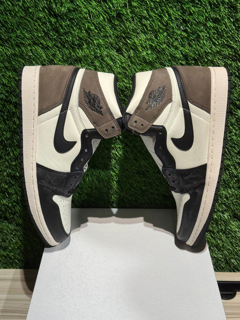 Jordan 1 Retro High Dark Mocha Sz 8M.
