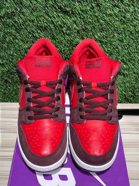 Nike SB Dunk Low Cherry Sz 14