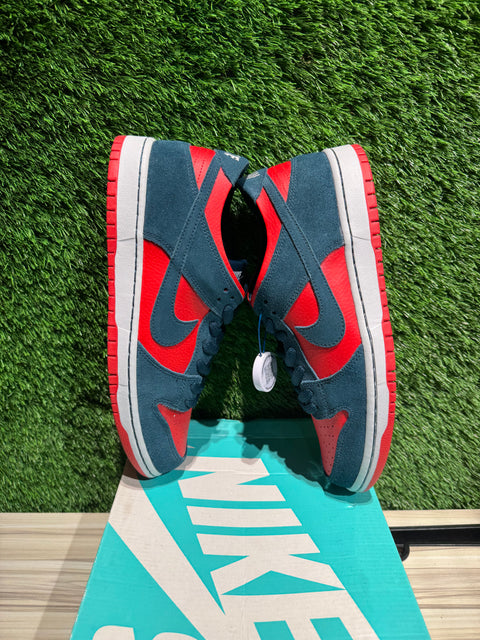 Nike SB Dunk Low Reverse Shark Sz 10.5