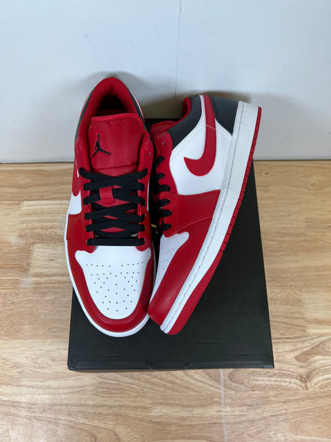 Jordan 1 Low Bulls (GS)