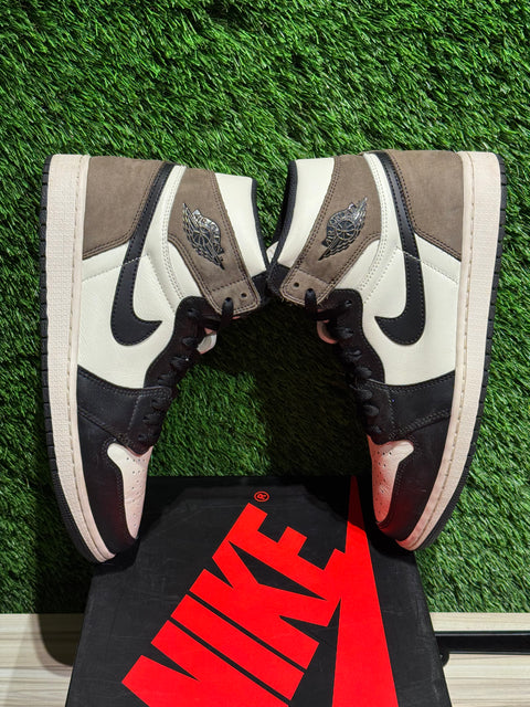 Jordan 1 Retro High Dark Mocha Sz 10M