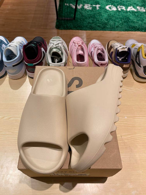 adidas Yeezy Slide Bone (2022/2023 Restock)