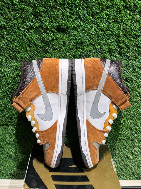 Nike SB Dunk Mid Fender Bass Sz 8M