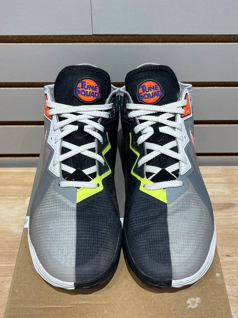 Nike LeBron 18 Low Bugs vs Marvin Space Jam Sz 9.5