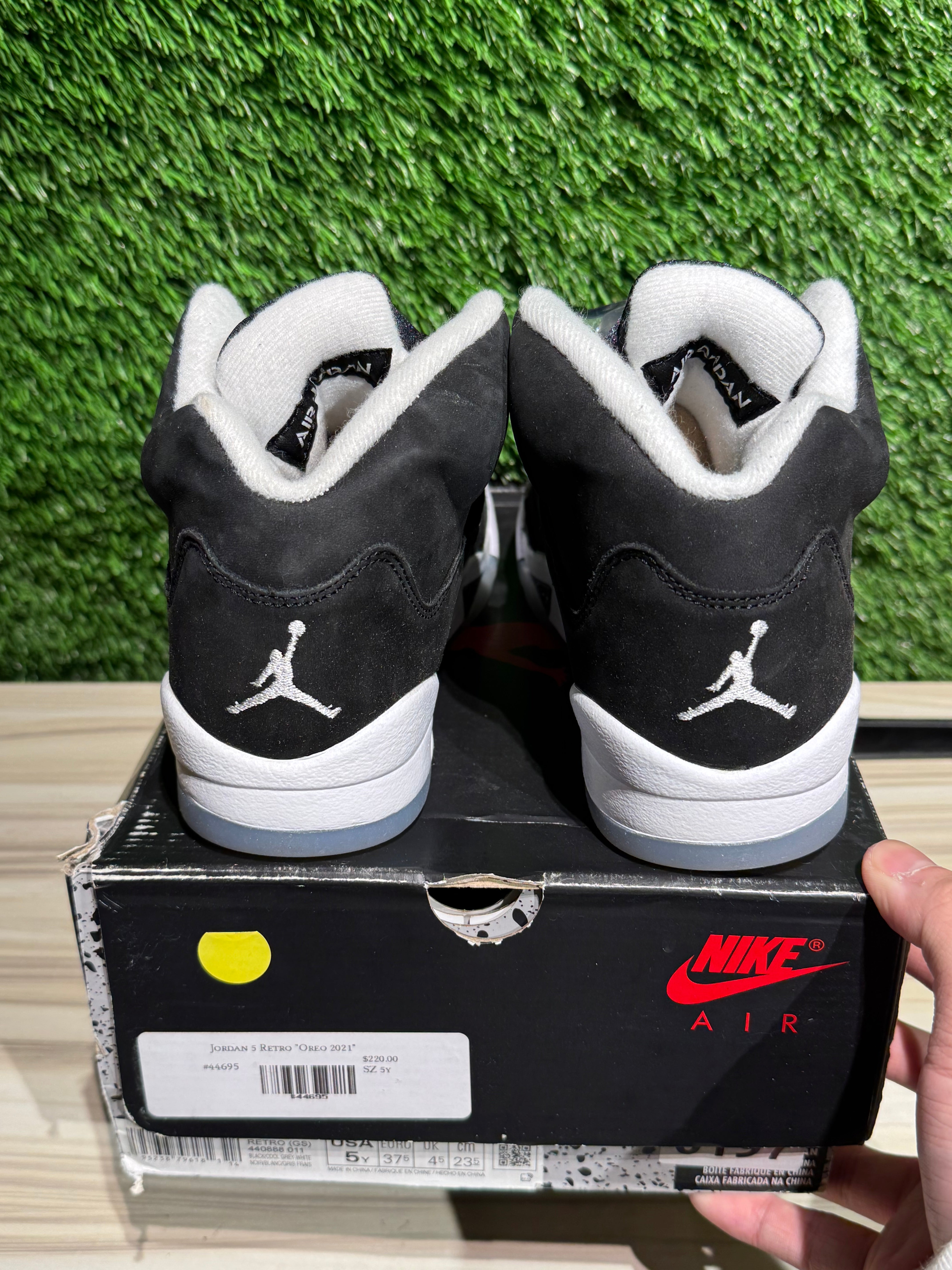 Jordan 5 Retro Moonlight (2021) (GS) Sz 5Y – Sneak City