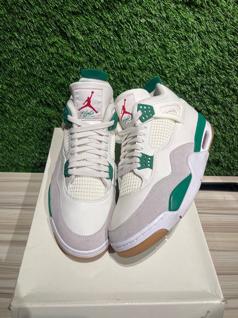 Jordan 4 Retro SB Pine Green Sz 12