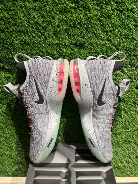 Nike LeBron 15 Low Melon Sz 11