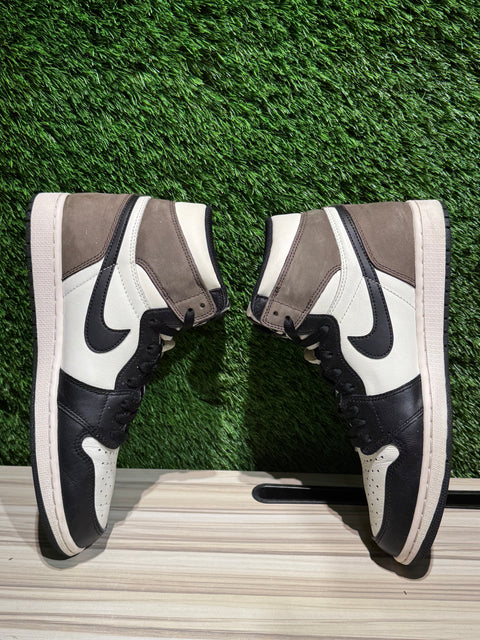 Jordan 1 Retro High Dark Mocha Sz 11
