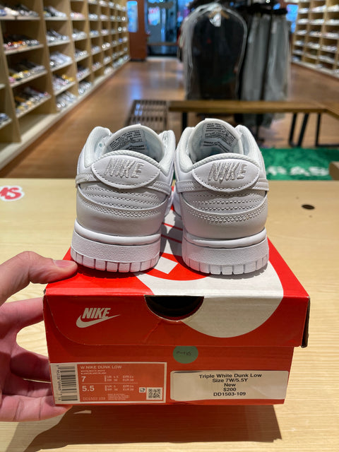 DS Triple White Dunk Low Sz 7W/5.5Y