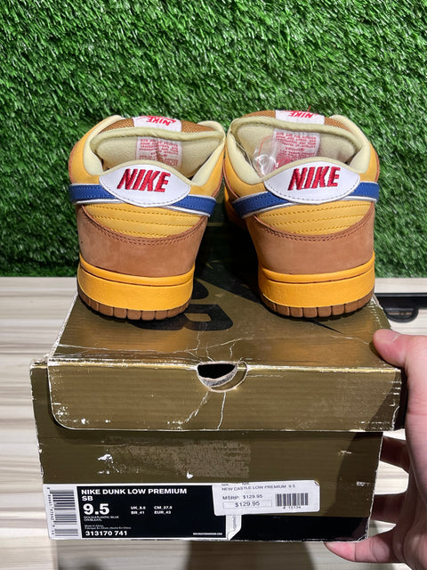 Nike SB Dunk Low Newcastle Brown Ale Sz 9.5M