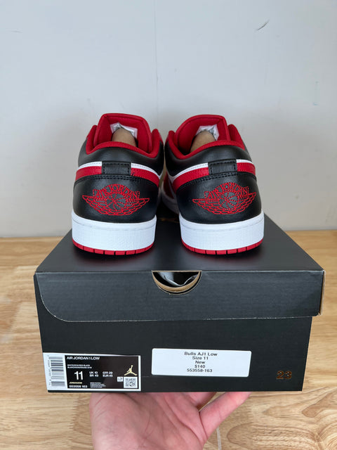 Jordan 1 Low Bulls (GS)