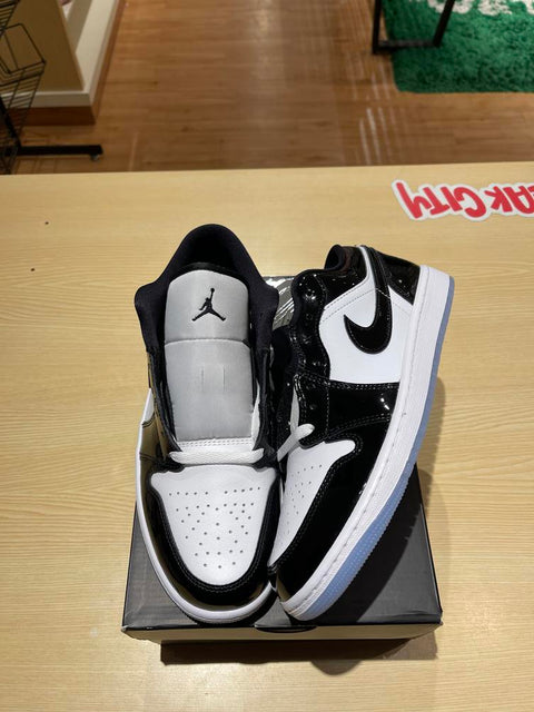 Jordan 1 Low SE Concord Sz 8.5