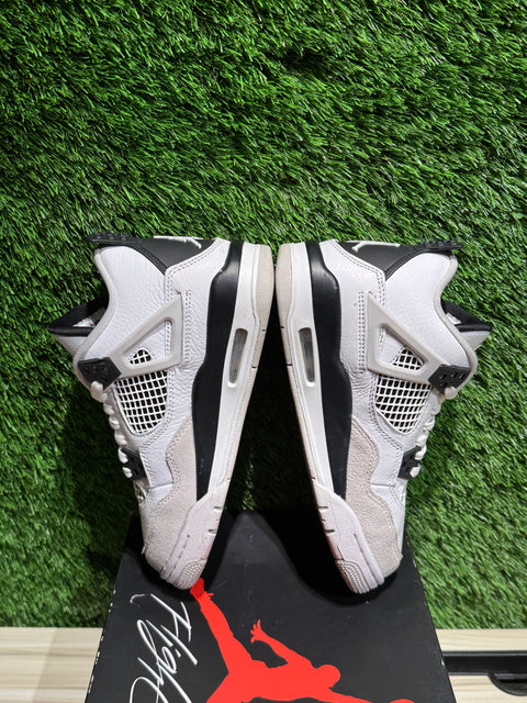 Jordan 4 Retro Military Black (GS) Sz 4Y