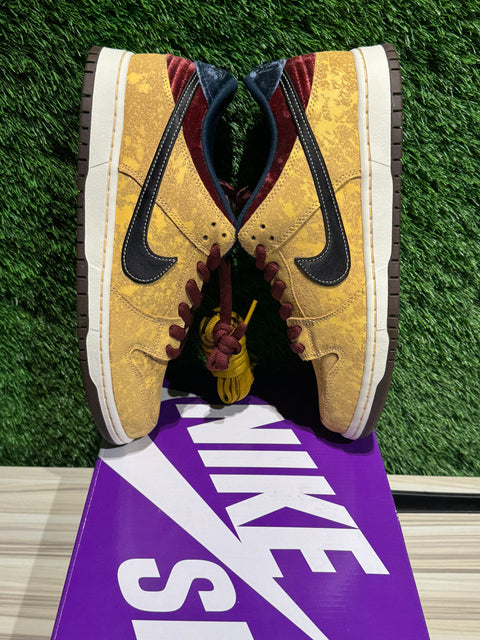 Nike SB Dunk Low City of Cinema Sz 10.5M