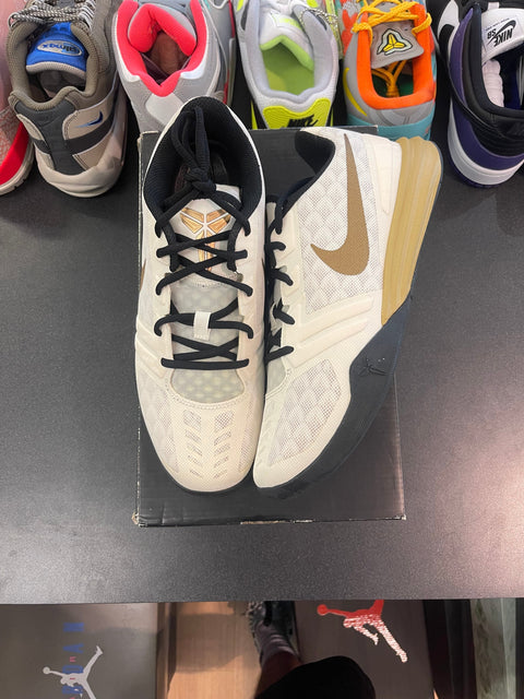 Nike KB Mentality White Metallic Gold Black