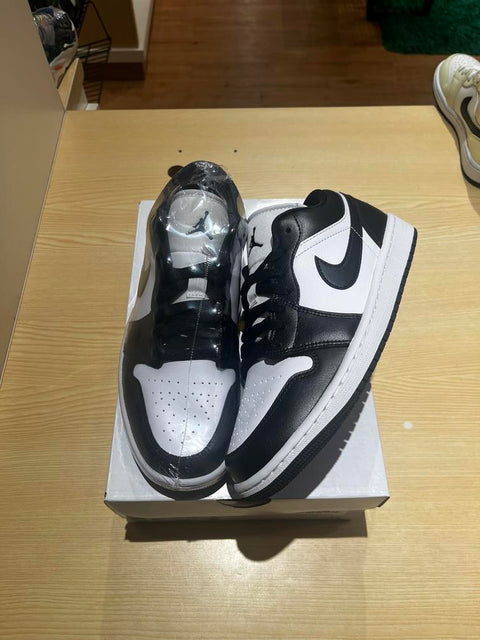 Jordan 1 Low Panda (2023) (Women's) Sz 7Y/8.5W