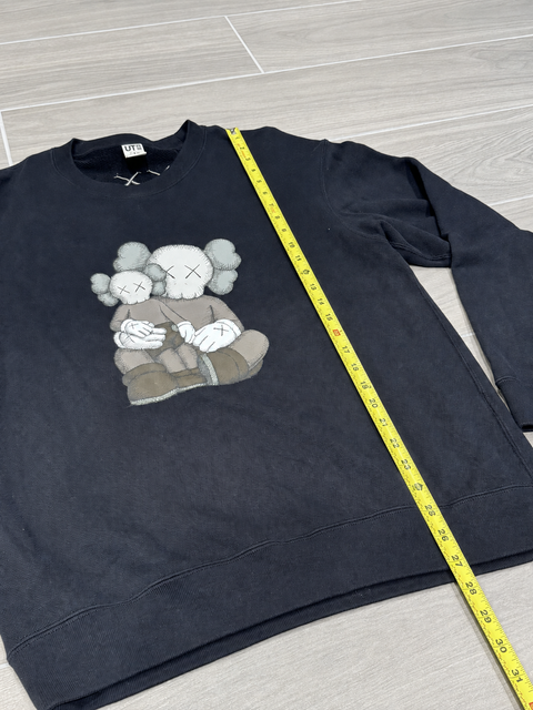 KAWS x Uniqlo Longsleeve Sweatshirt (US Sizing) Black Sz M