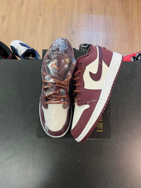 Jordan 1 Low Night Maroon (GS) Sz 4Y