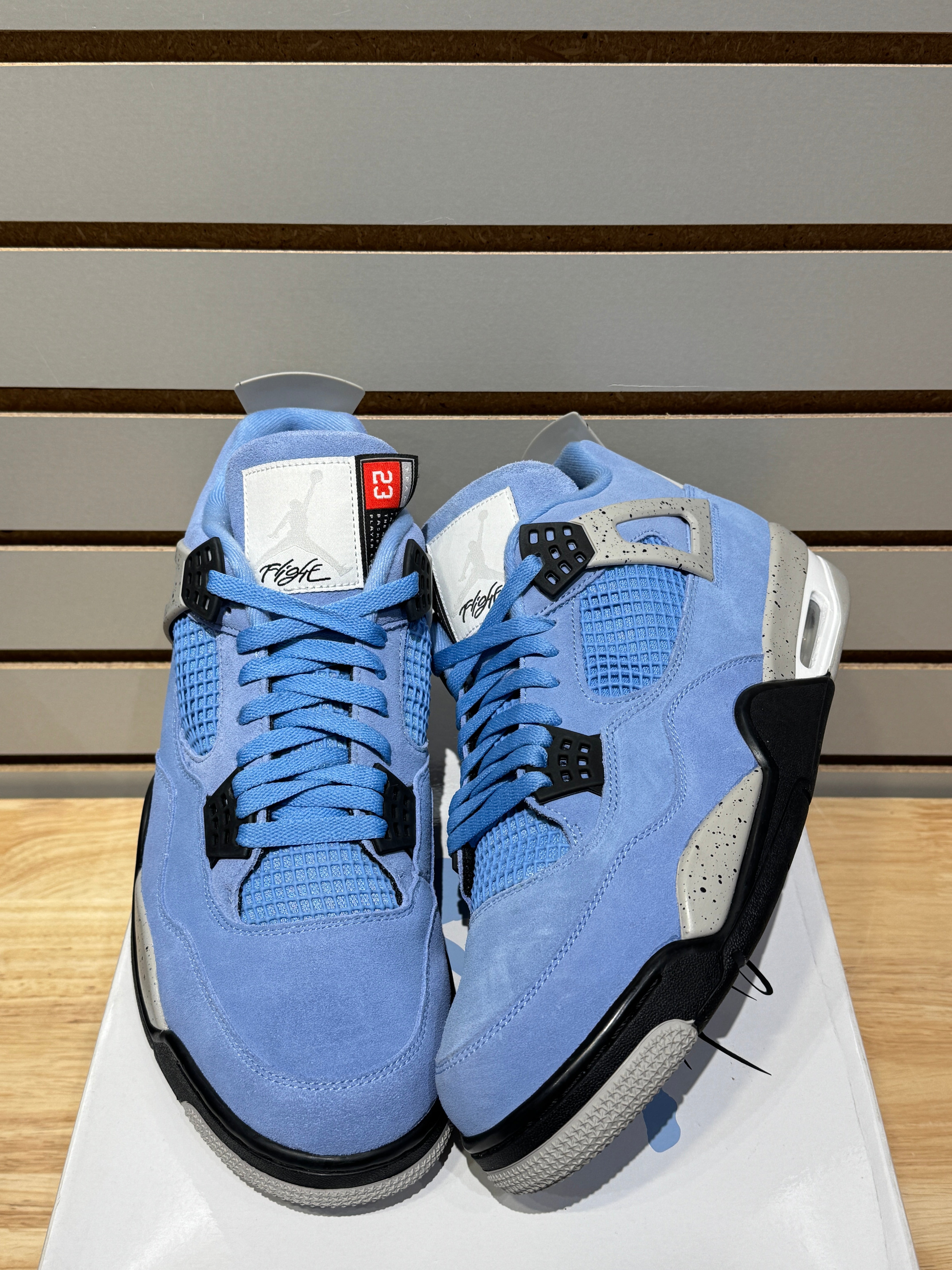 Jordan 4 Retro University Blue Sz 13 – Sneak City