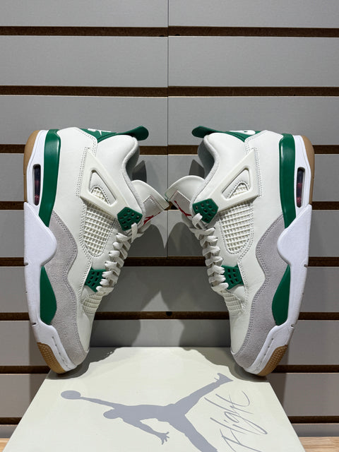 Jordan 4 Retro SB Pine Green Sz 10