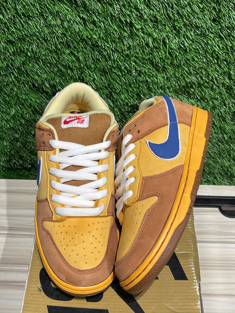 Nike SB Dunk Low Newcastle Brown Ale Sz 9.5M