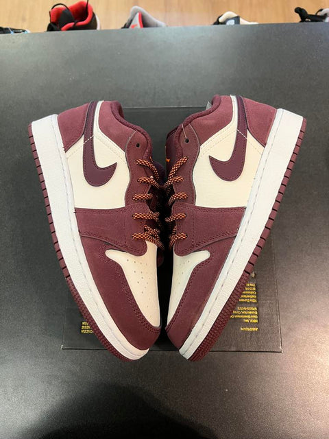 Jordan 1 Low Night Maroon (GS) Sz 5Y