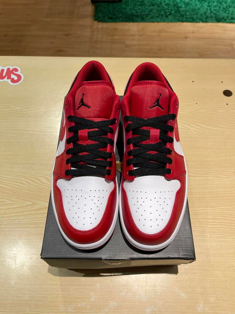 Jordan 1 Low Bulls Sz 10.5