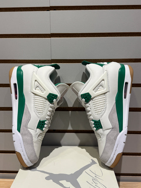 Jordan 4 Retro SB Pine Green Sz 8.5
