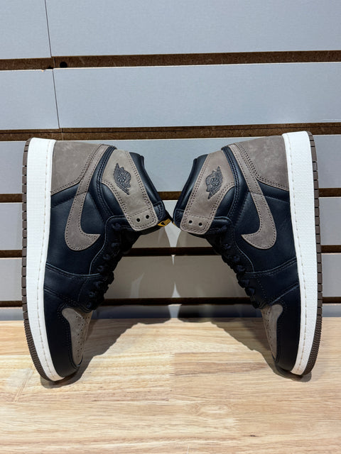 Jordan 1 Retro High OG Palomino (GS) Sz 6Y