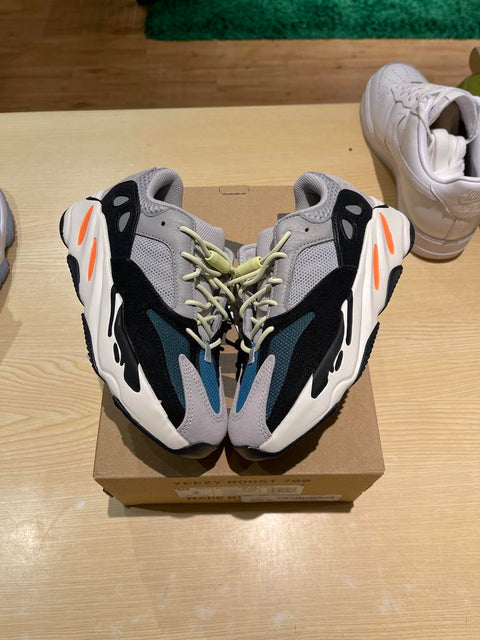 adidas Yeezy Boost 700 Wave Runner Sz 2Y