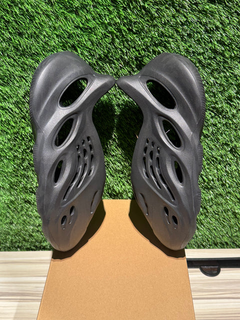 adidas Yeezy Foam RNR Onyx Sz 10