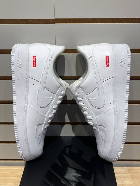 Nike Air Force 1 Low Supreme White Sz 11.5