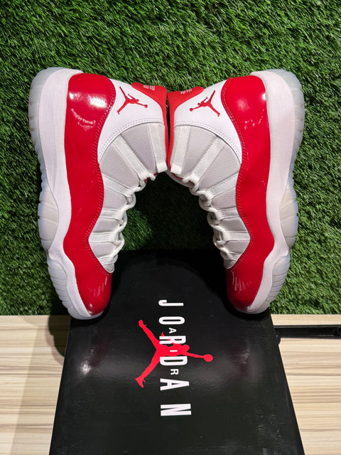 Jordan 11 Retro Cherry (2022) Sz 11.5M
