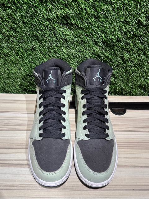 Jordan 1 Retro High Mint Foam Anthracite Metallic Gold (GS) Sz 7Y