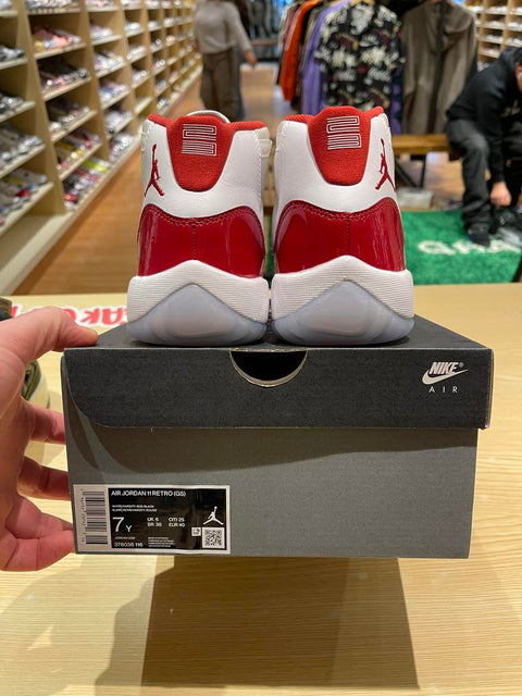 Jordan 11 Retro Cherry (2022) (GS) Sz 7Y