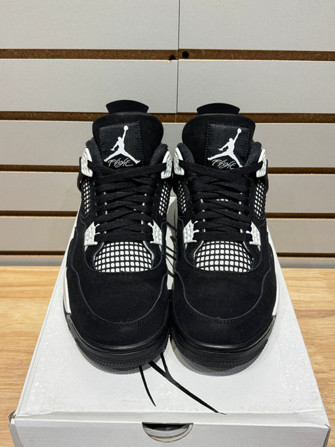 Jordan 4 Retro White Thunder Sz 11