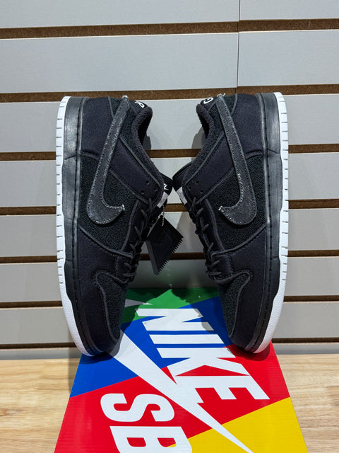 Nike SB Dunk Low Gnarhunters Sz 11.M