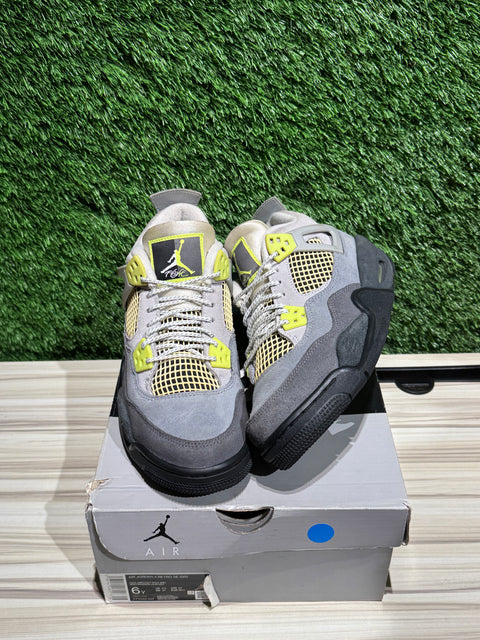 Jordan 4 Retro SE 95 Neon (GS) Sz 6Y
