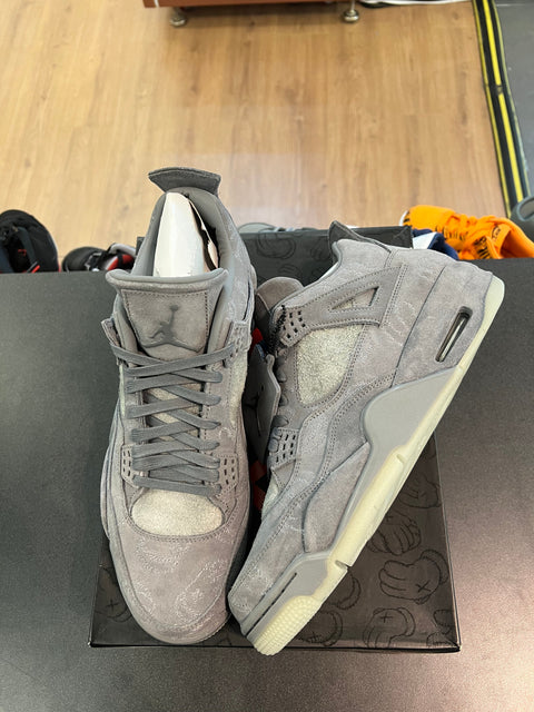 Jordan 4 Retro Kaws