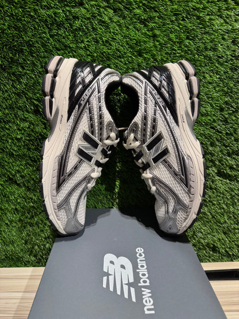 New Balance 1906R Silver Black Sz 9.5