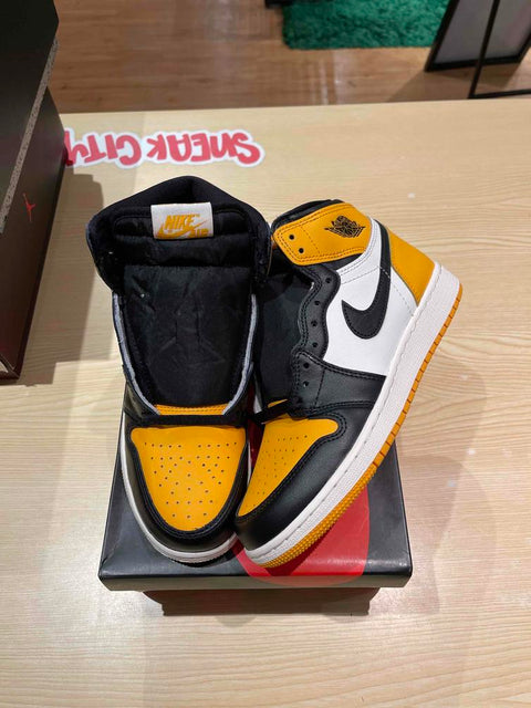 Jordan 1 Retro High OG Taxi (GS) Sz 6Y