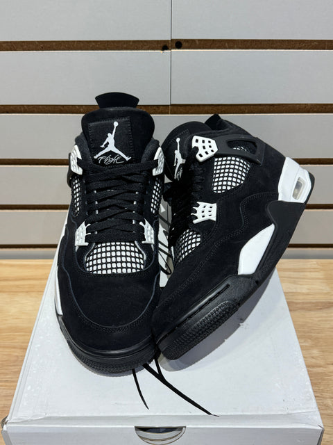 Jordan 4 Retro White Thunder Sz 11