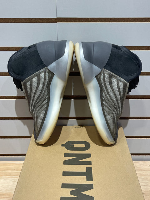 adidas Yeezy QNTM Barium Sz 9.5