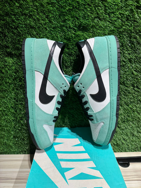 Nike SB Dunk Low Sea Crystal Sz 13