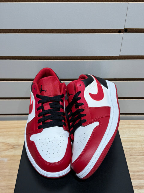 Jordan 1 Low Bulls Sz 11