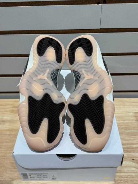 Jordan 11 Retro Neapolitan (Women's) Sz 6.5M