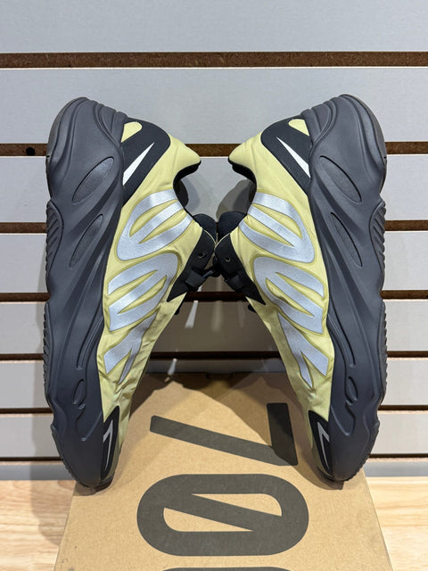 adidas Yeezy Boost 700 MNVN Resin Sz 13